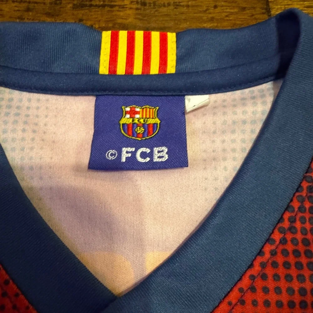 Kids FC Barcelona Messi 10 Soccer Jersey Blue Red Qatar Foundation Size L